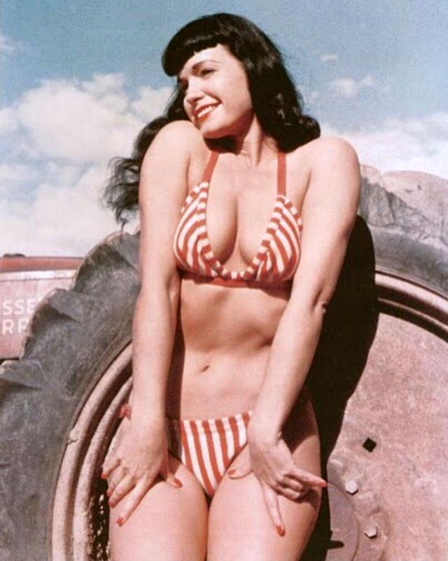 Photos of the Most Famous Pin-Up Models of All Time