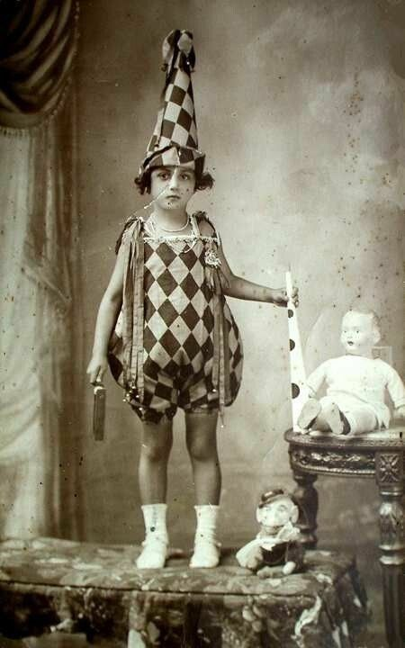 Spooky Photos of Vintage Halloween Costumes