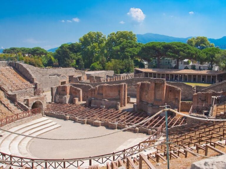 Photos of Pompeii Show What Ancient Roman Life Was Like