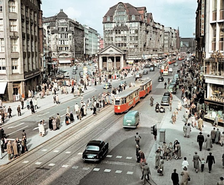 Elke Sommer & Claudia Cardinale: Amazing Photographs of 1950s Post-War Germany