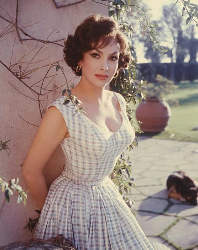 Gina Lollobrigida: Stunning Photos of the 50s and 60s Beauty Icon